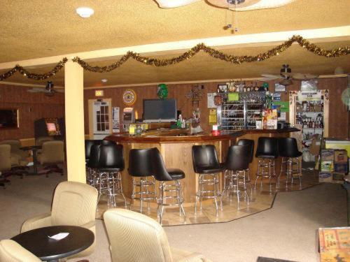 Days Inn By Wyndham West Branch Iowa City Area Bagian luar foto