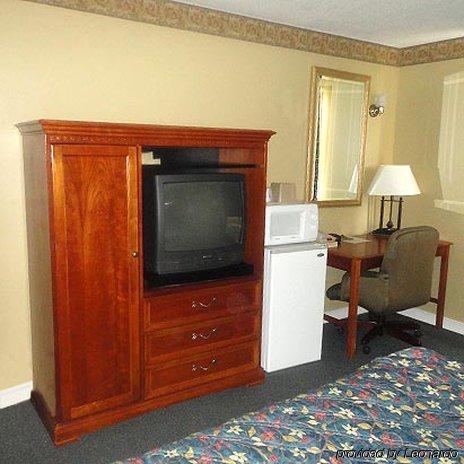 Days Inn By Wyndham West Branch Iowa City Area Ruang foto